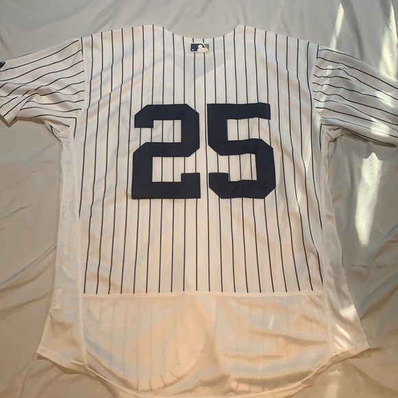 Gleyber Torres Yankees jersey. NWT. Large. - Picture 5 of 6